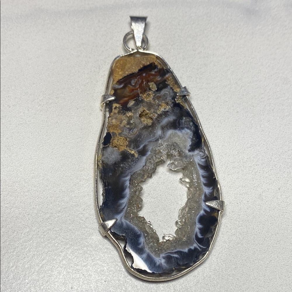 Sterling Silver and Geode Druzy Pendant Necklace 925